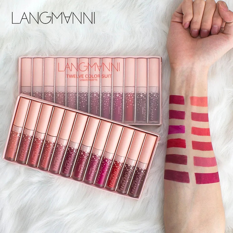 LANGMANNI lip gloss set with swatches on a white background